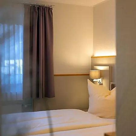 Hotel Stadt-gut-hotel Siegboot Siegen