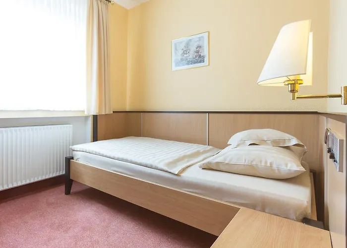 Hotel Stadt-gut-hotel Siegboot 3*